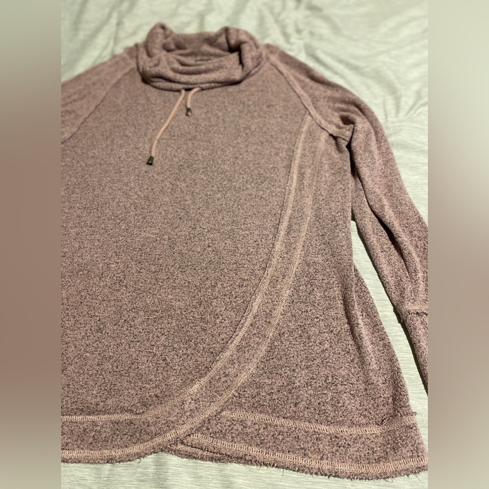 Chelsea & Theodore pullover sweater